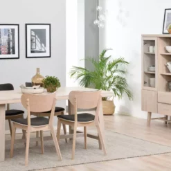 Rowico AB BROOKLYN Vitriini 130 Cm -Myynti Säilytyskalusteet Brooklyn ruokaryhma Marina rr 1 4 Brooklyn vitriini milj