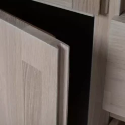 Rowico AB BROOKLYN Vitriini 130 Cm -Myynti Säilytyskalusteet Brooklyn senkki vitriini detalj