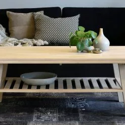 Rowico AB BROOKLYN Sohvapöytä 130 X 75 Cm 15 Rowico AB BROOKLYN Sohvapöytä 130 X 75 Cm -Myynti Säilytyskalusteet Brooklyn sohvapoyta valkotammi milj