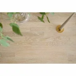 Rowico AB EMMETT Ruokapöytä 240 X 95 Cm -Myynti Säilytyskalusteet Emmett ruokapoyta valkotammi 120350 detalj