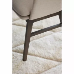 Rowico AB WINDHAM Tuoli -Myynti Säilytyskalusteet Windham tuoli ruskea jalka detalj